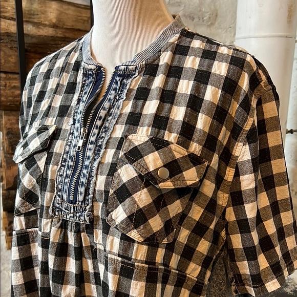 Promesa | Buffalo Plaid Denim Panel Zip Blouse - Picture 3 of 5
